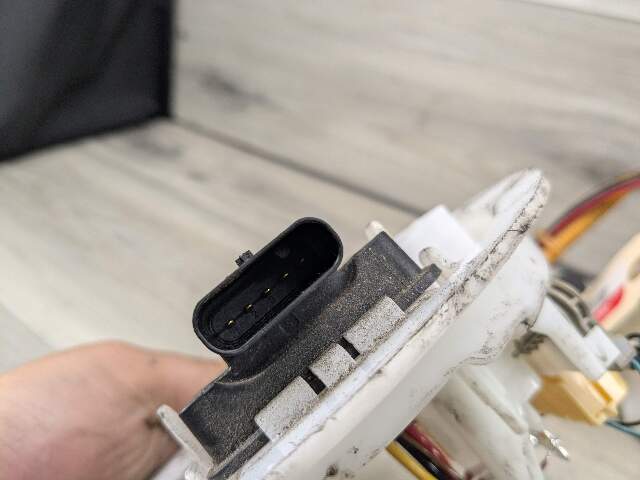 OEM BMW G20 G22 G23 G26 G42 Gas Tank Mounted Fuel Pump Sending Unit Assembly