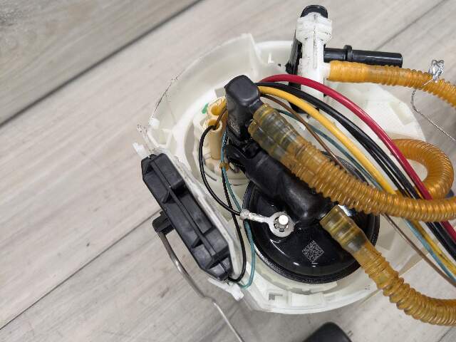 OEM BMW G20 G22 G23 G26 G42 Gas Tank Mounted Fuel Pump Sending Unit Assembly