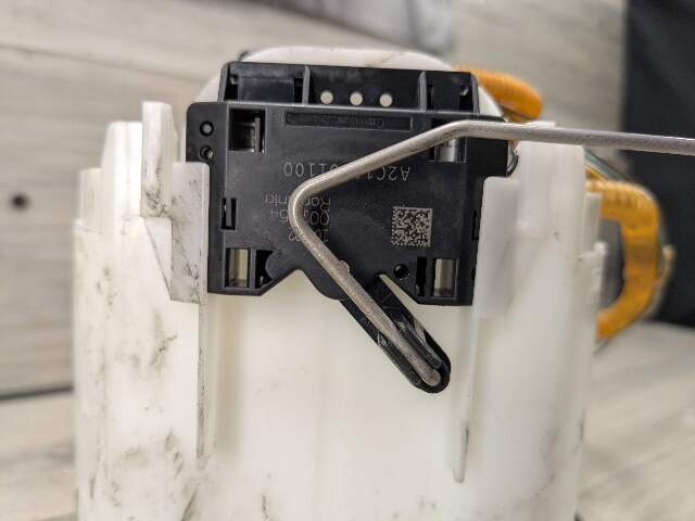 OEM BMW G20 G22 G23 G26 G42 Gas Tank Mounted Fuel Pump Sending Unit Assembly