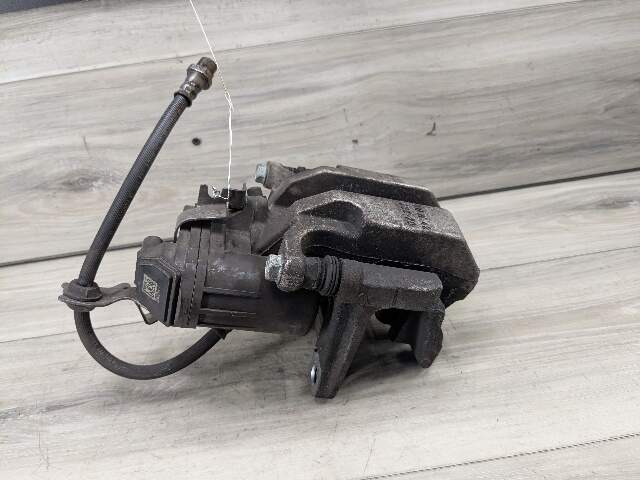 OEM BMW G20 G22 G23 G26 G42 330 M340 430 M440 FRONT Left Driver Brake Caliper