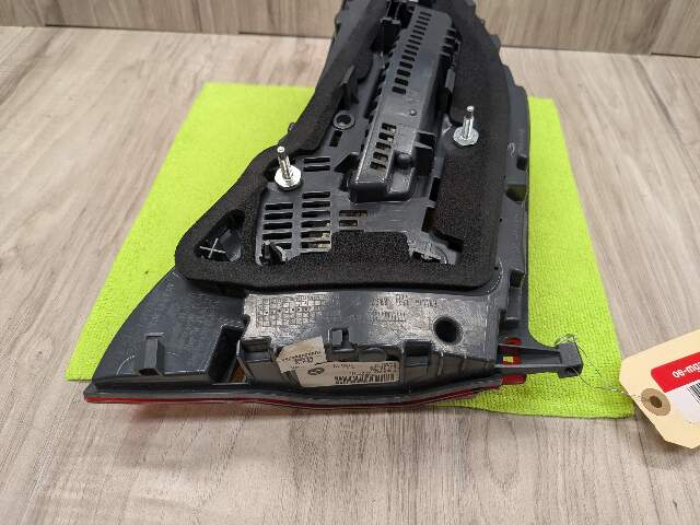 16-19 OEM BMW G11 G12 740 750 Rear Passenger Side LED Inner Stop Tail Light