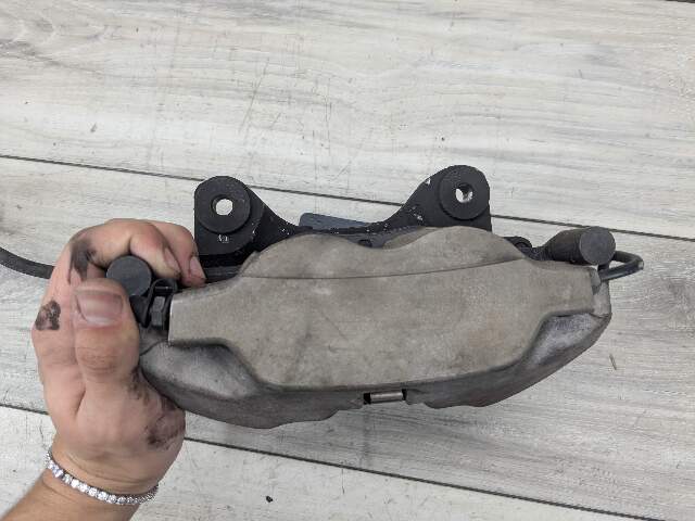 17-24 OEM BMW G05 40 G26 430 G30 530 540 Front Right Passenger Brake Caliper