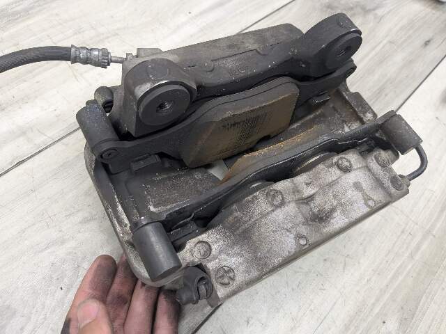 17-24 OEM BMW G05 40 G26 430 G30 530 540 Front Right Passenger Brake Caliper