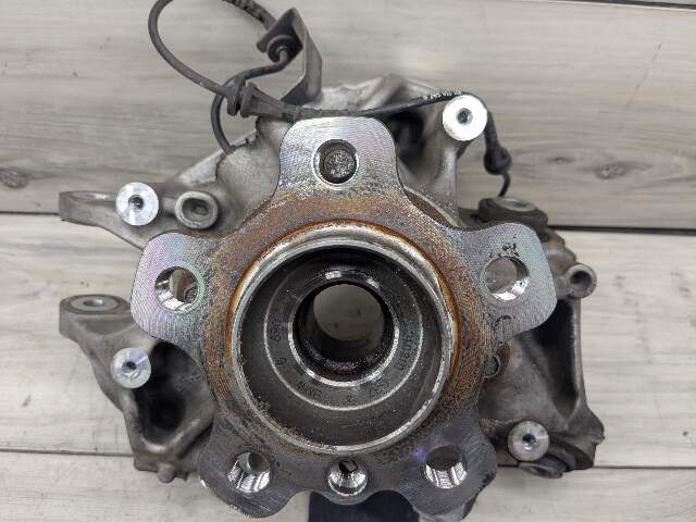 12-24 OEM BMW G26 430 M440 REAR Left Driver Side Knuckle Hub Spindle Bearing