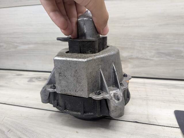 20-24 OEM BMW G20 G22 G23 G26 G42 Left Driver Engine B46 Mount Support Bracket