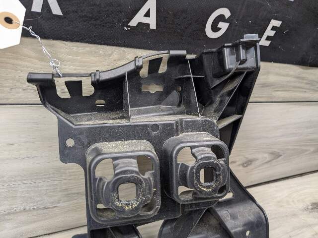 22-24 OEM BMW G26 430 M440 Right Passenger Side Corner Mount Bracket Support