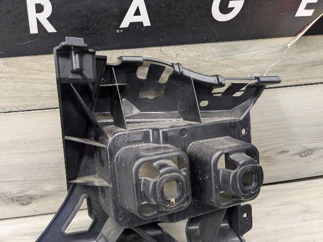 22-24 OEM BMW G26 430 M440 Left Driver Side Corner Mount Bracket Support