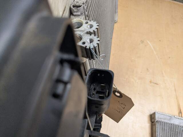 *NOTE* BMW F85 F86 X5M X6M Engine S63R Radiator Condenser Fan Shroud ASSEMBLY