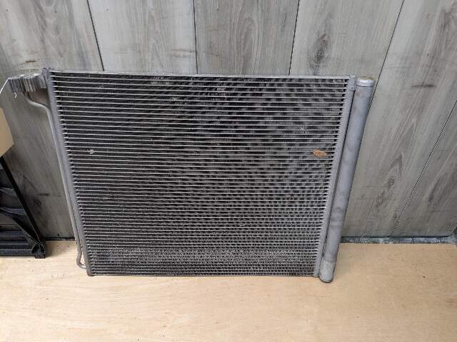 *NOTE* BMW F85 F86 X5M X6M Engine S63R Radiator Condenser Fan Shroud ASSEMBLY