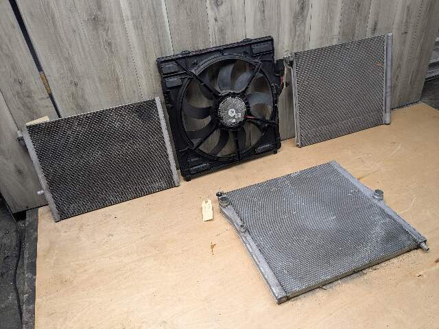 *NOTE* BMW F85 F86 X5M X6M Engine S63R Radiator Condenser Fan Shroud ASSEMBLY