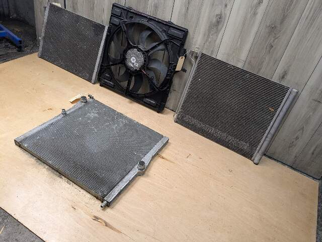 *NOTE* BMW F85 F86 X5M X6M Engine S63R Radiator Condenser Fan Shroud ASSEMBLY