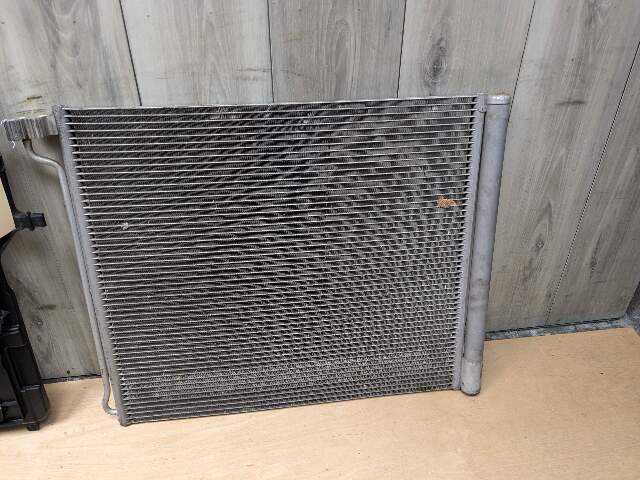 *NOTE* BMW F85 F86 X5M X6M Engine S63R Radiator Condenser Fan Shroud ASSEMBLY