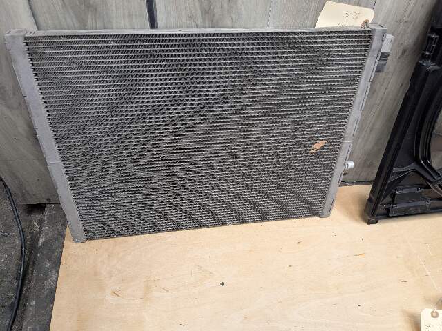 *NOTE* BMW F85 F86 X5M X6M Engine S63R Radiator Condenser Fan Shroud ASSEMBLY