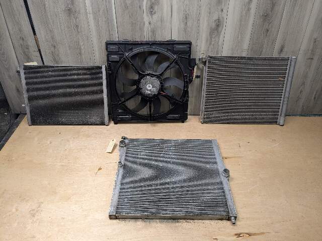 *NOTE* BMW F85 F86 X5M X6M Engine S63R Radiator Condenser Fan Shroud ASSEMBLY