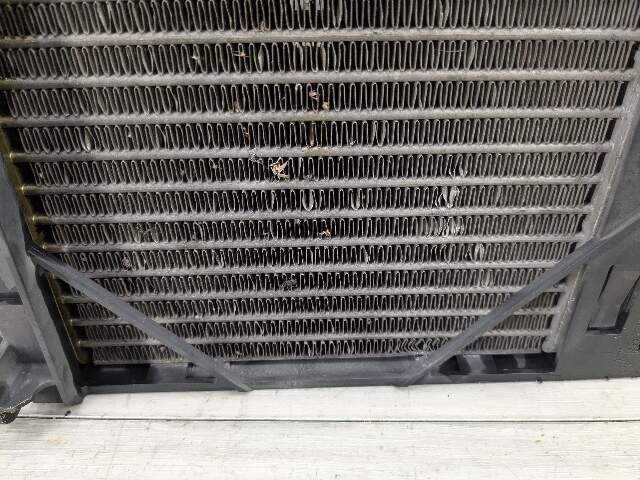 11-18 OEM BMW F10 F06 F12 F13 F01 F02 N55 N63 Engine Oil Cooler Radiator Right