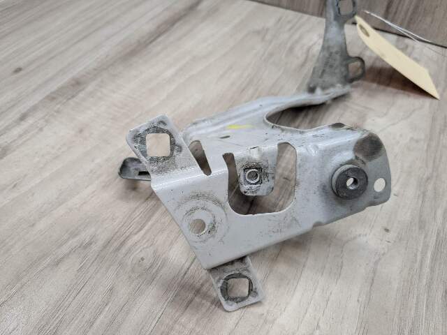 16-19 OEM BMW G11 G12 740 750 Front Right Passenger Fender Holder Bracket SET