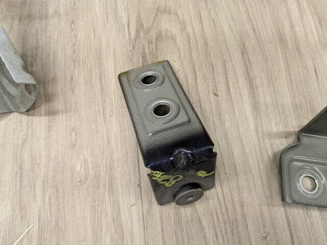 16-19 OEM BMW G11 G12 740 750 Front Right Passenger Fender Holder Bracket SET
