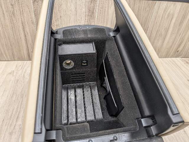 16-19 OEM BMW G11 G12 740 750 M760 Center Console Armrest Beige Leather*