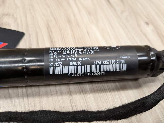 16-19 OEM BMW G11 G12 740 750 Right Passenger Electric Trunk Lid Shock Strut