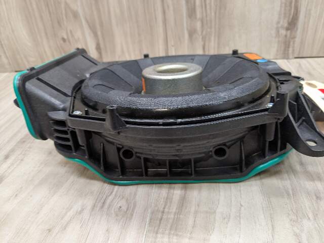 16-19 OEM BMW G30 G12 F90 Front Right Passenger Sub Subwoofer Speaker Harman