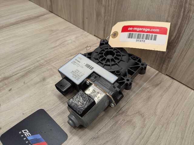 OEM BMW G22 G23 G26 G42 G82 M4 FRONT Right Passenger Door Window Regulator Motor