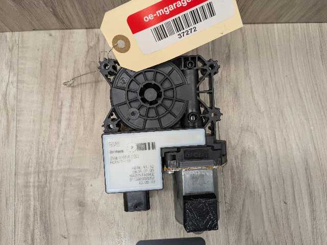 OEM BMW G22 G23 G26 G42 G82 M4 FRONT Right Passenger Door Window Regulator Motor