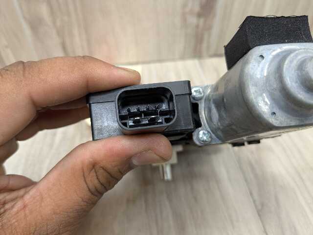 OEM BMW G22 G23 G26 G42 G82 M4 FRONT Right Passenger Door Window Regulator Motor