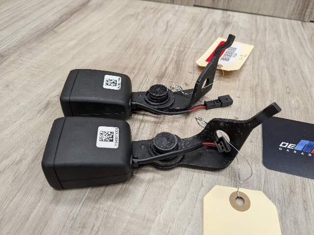 22-25 OEM BMW G42 230 M240 Front Left Right Side Seatbelt Seat Belt Buckle PAIR