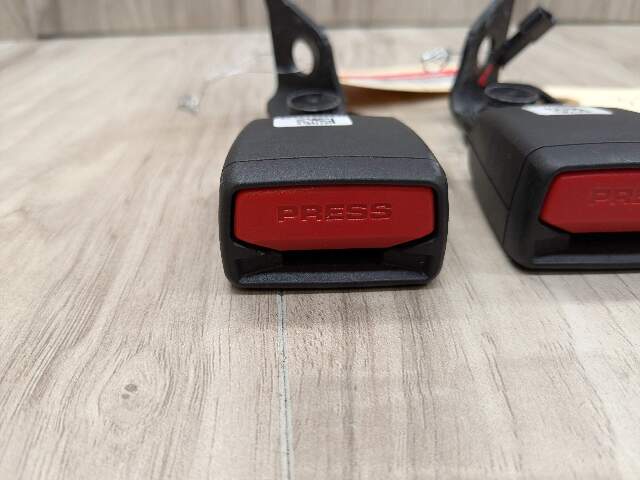 22-25 OEM BMW G42 230 M240 Front Left Right Side Seatbelt Seat Belt Buckle PAIR