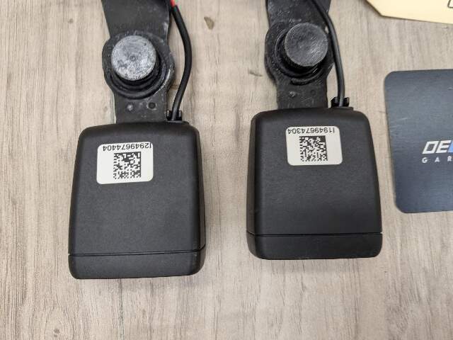 22-25 OEM BMW G42 230 M240 Front Left Right Side Seatbelt Seat Belt Buckle PAIR