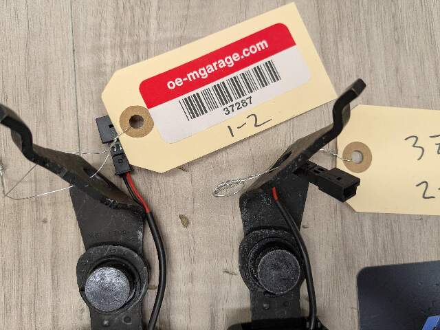 22-25 OEM BMW G42 230 M240 Front Left Right Side Seatbelt Seat Belt Buckle PAIR