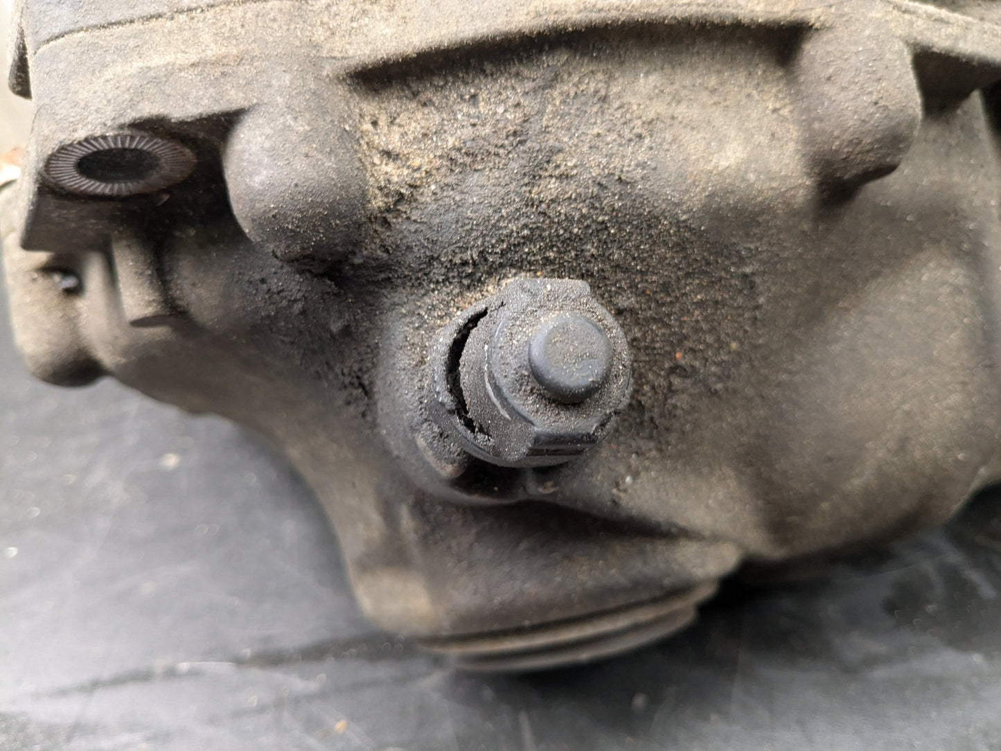 OEM BMW E90 E92 E93 335 MANUAL AWD Front Differential Axle Gearbox Carrier 3.08