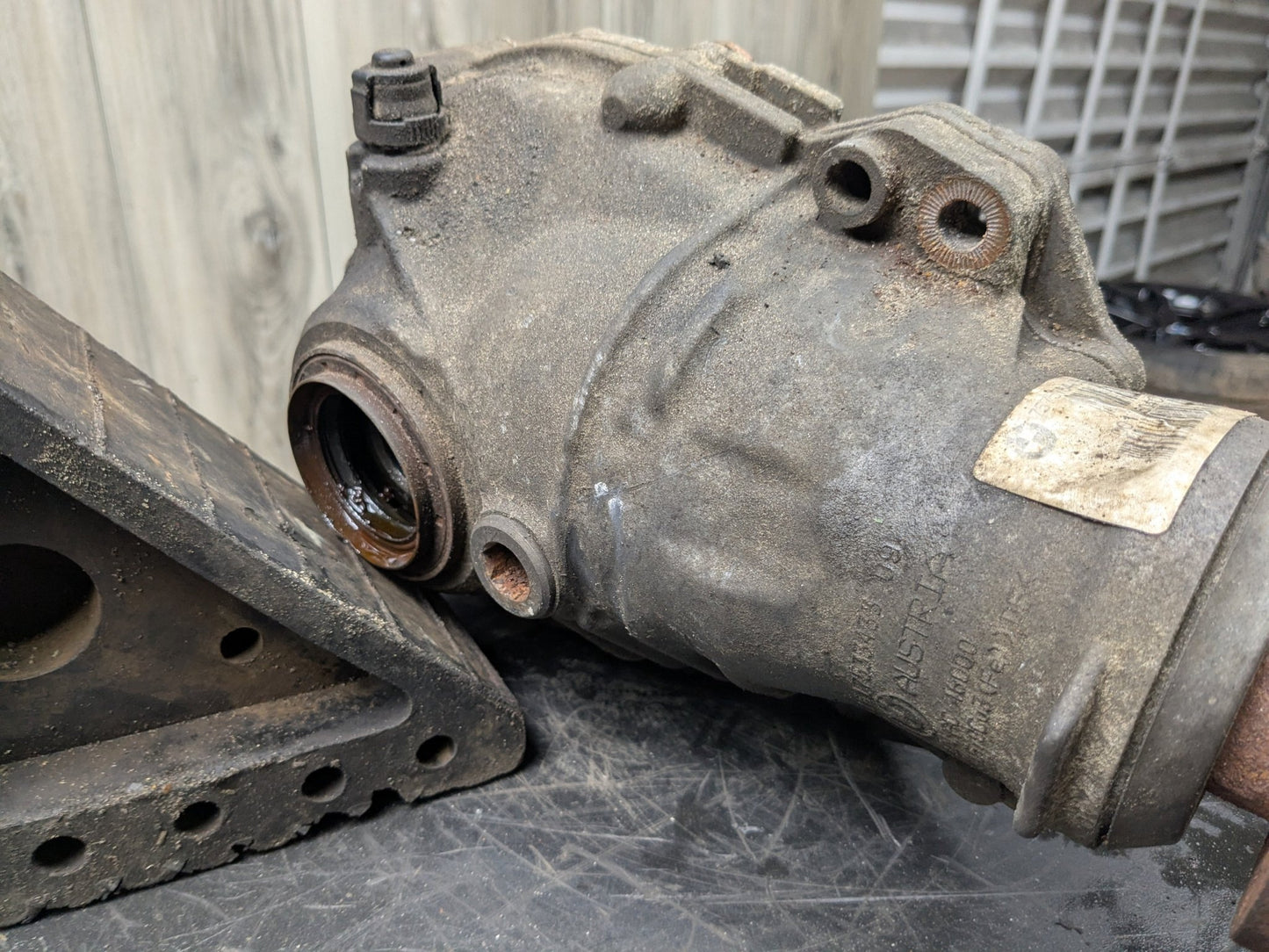OEM BMW E90 E92 E93 335 MANUAL AWD Front Differential Axle Gearbox Carrier 3.08