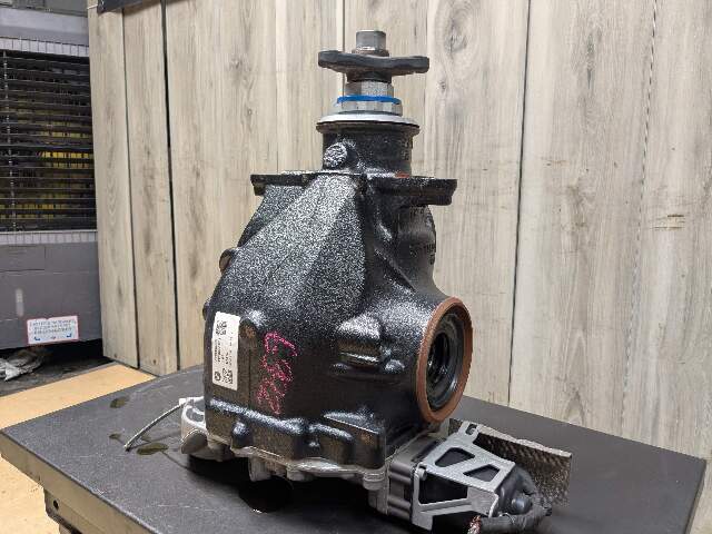 OEM BMW G20 G22 G23 G42 330 M340 Rear Differential Axle Gearbox Carrier 2.81
