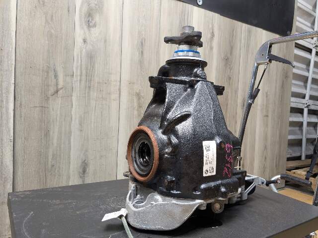 OEM BMW G20 G22 G23 G42 330 M340 Rear Differential Axle Gearbox Carrier 2.81