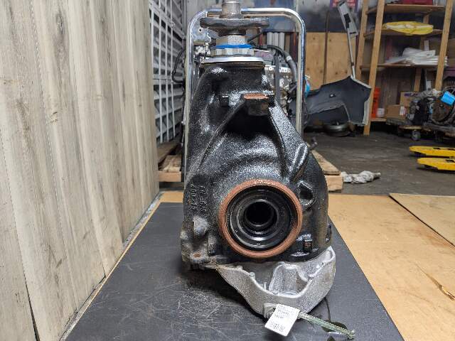 OEM BMW G20 G22 G23 G42 330 M340 Rear Differential Axle Gearbox Carrier 2.81