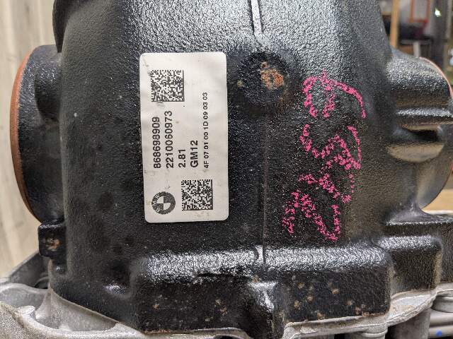OEM BMW G20 G22 G23 G42 330 M340 Rear Differential Axle Gearbox Carrier 2.81