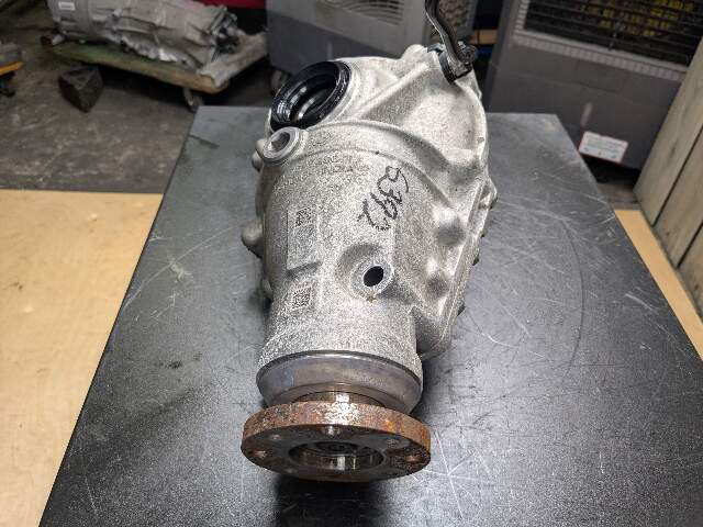 OEM BMW G12 G20 G22 G23 G30 xDrive Front Differential Axle Gearbox Carrier 2.81
