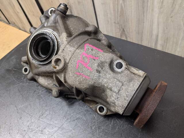 *NOTE* OEM BMW F30 F32 F33 F36 Front Differential Axle Gearbox Carrier AT 3.23