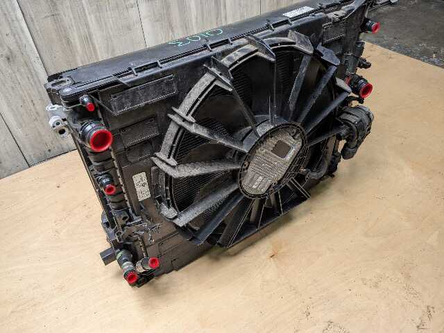 OEM BMW G12 M760 G16 M850 G30 M550 Radiator Condenser Cooling Fan Shroud 1000W