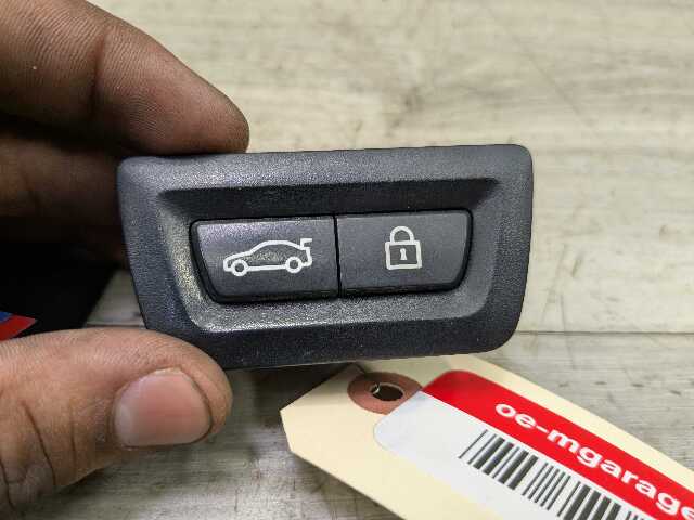 OEM BMW F02 F10 F12 F30 F80 F25 F90 G30 G01 X5 Rear Trunk Lid Center Lock Switch