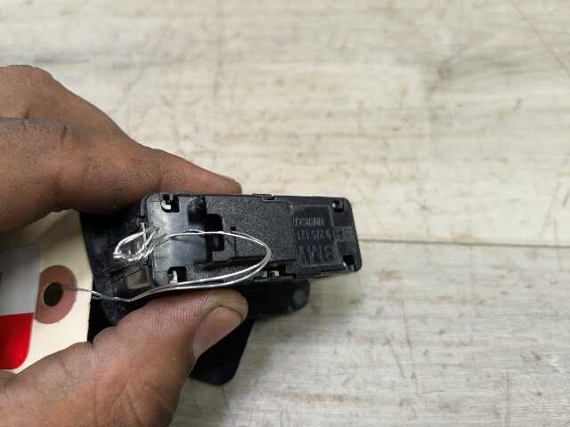 OEM BMW F02 F10 F12 F30 F80 F25 F90 G30 G01 X5 Rear Trunk Lid Center Lock Switch