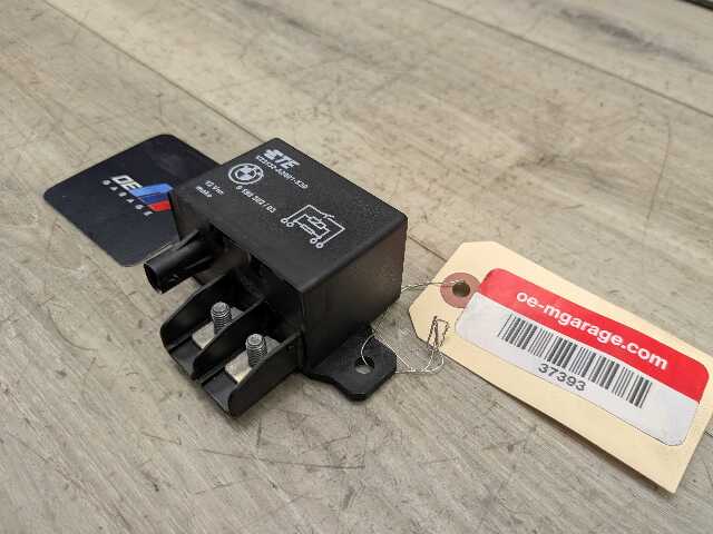 OEM BMW F10 F13 F02 F30 F32 F80 F82 F85 M3 M4 M6 Cooling Fan Relay Control 130A