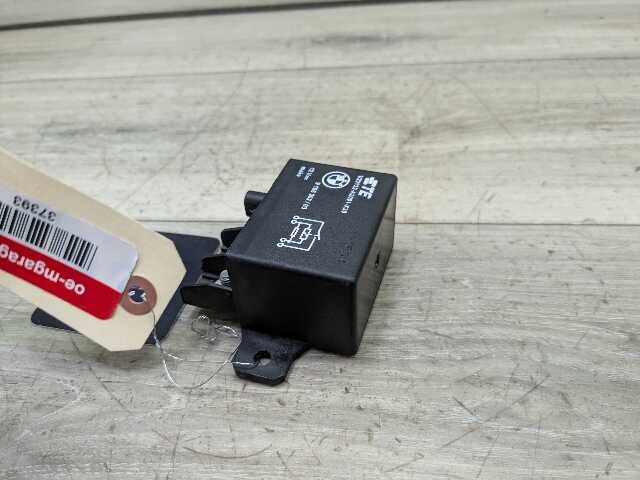 OEM BMW F10 F13 F02 F30 F32 F80 F82 F85 M3 M4 M6 Cooling Fan Relay Control 130A