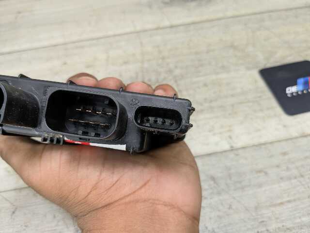 16-19 OEM BMW F39 F48 X1 X2 Integrated Power Supply Control Module B46