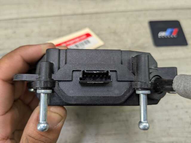 16-22 OEM BMW F48 X1 Rear Liftgate Trunk Lid Latch Lock Opener Actuator w/ Cable