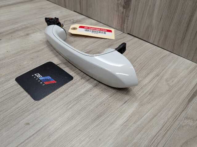 *20-24 OEM BMW F44 228 M235 REAR Left Driver Door Handle COMFORT ACCESS White