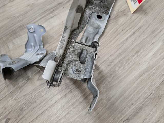 20-24 OEM BMW F44 228 M235 Front Left Driver Side Fender Bracket SET