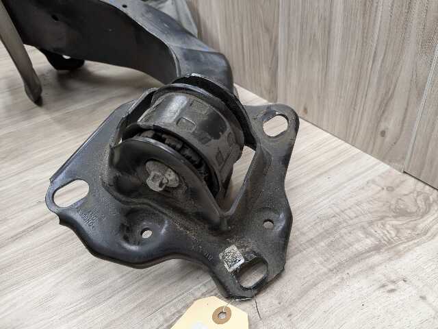 OEM BMW F39 F44 F48 X1 Rear Right Passenger Trailing Control Arm Knuckle Spindle