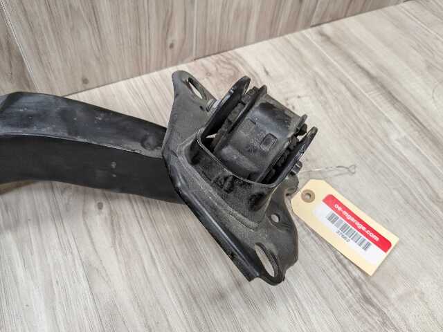 OEM BMW F39 F44 F48 X1 Rear Right Passenger Trailing Control Arm Knuckle Spindle